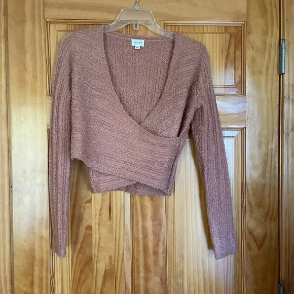 LE LIS Cropped Sweater Sz. S - Picture 4 of 6